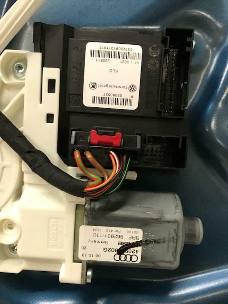 Audi R8 Coupe 420 Right Door Complete - Image 3