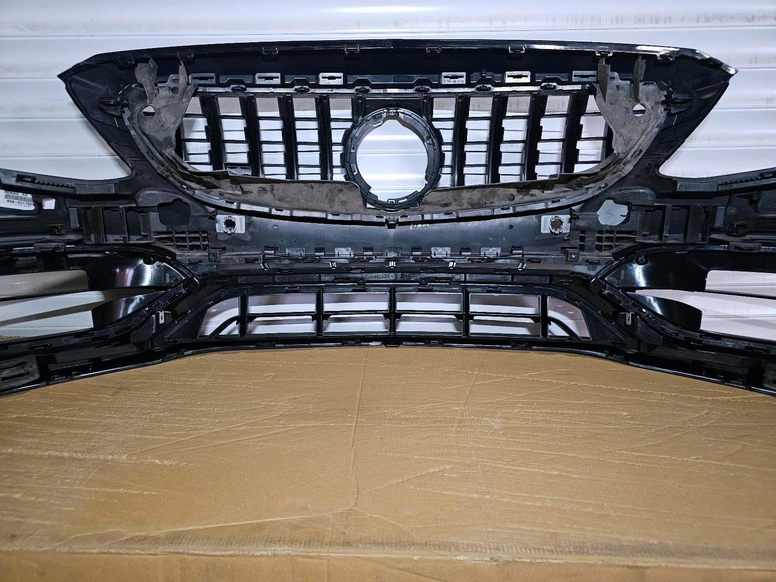 Mercedes C63 AMG Front Bumper Facelift – Panamericana Grille – W205 / S205 – OEM - Image 9