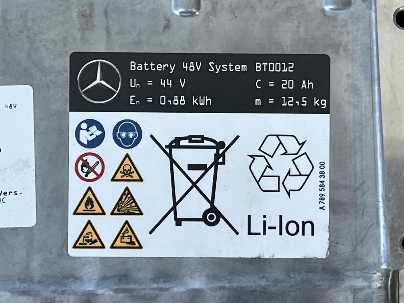 Mercedes-Benz Starter Battery - Image 3