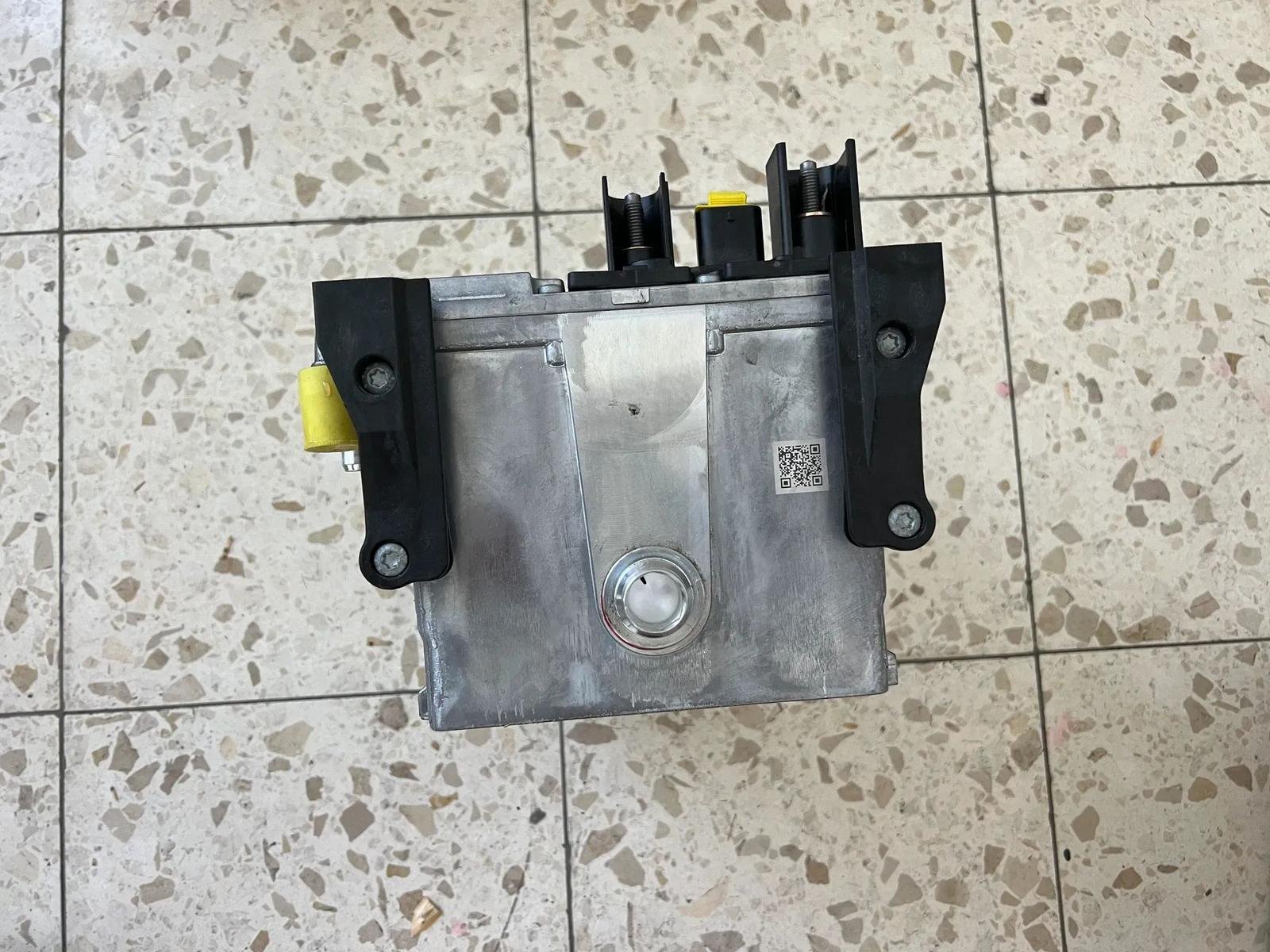 Mercedes-Benz Starter Battery - Image 5