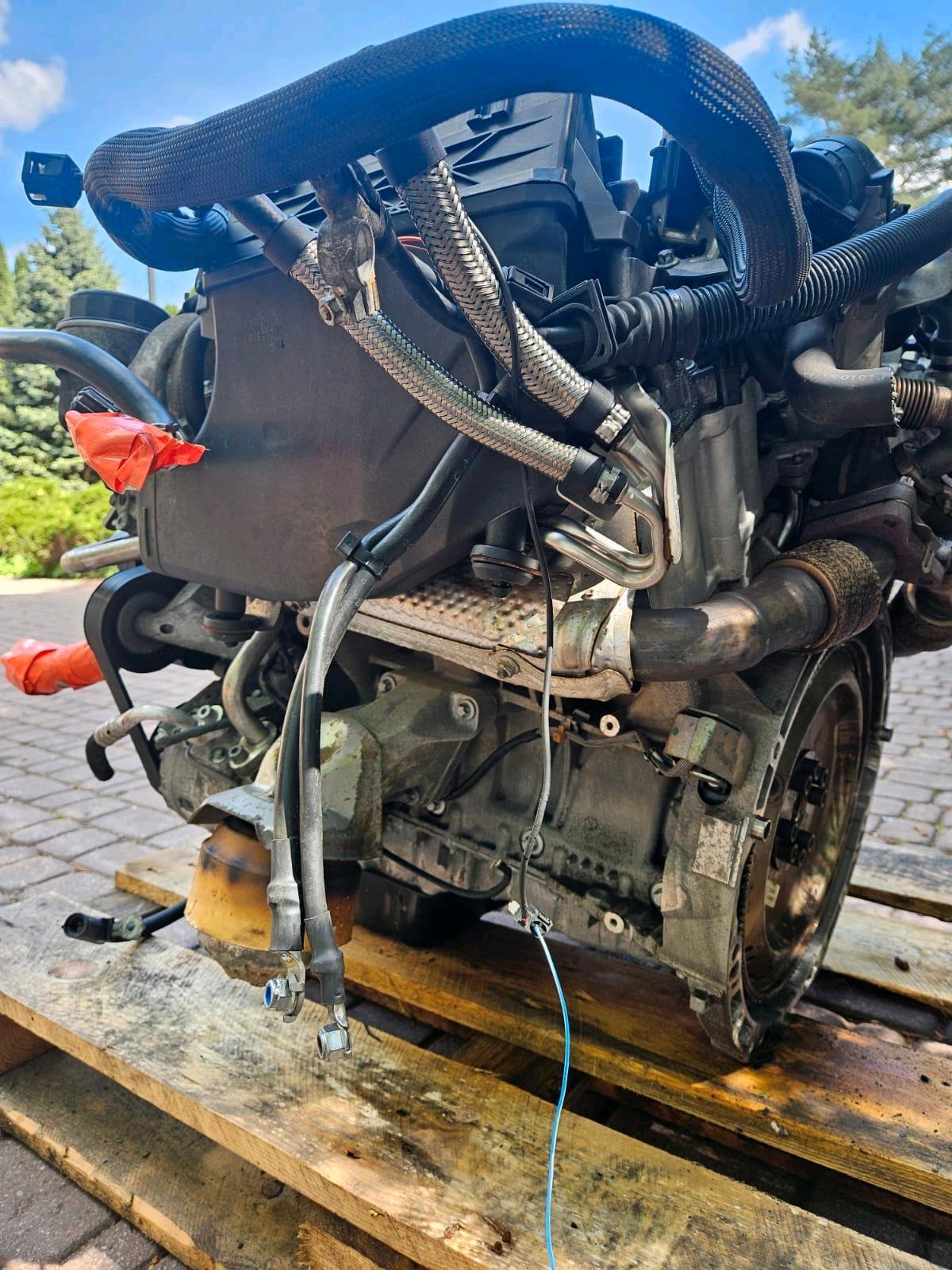 Mercedes-Benz OM642 350 CDI V6 Diesel Engine - Image 4