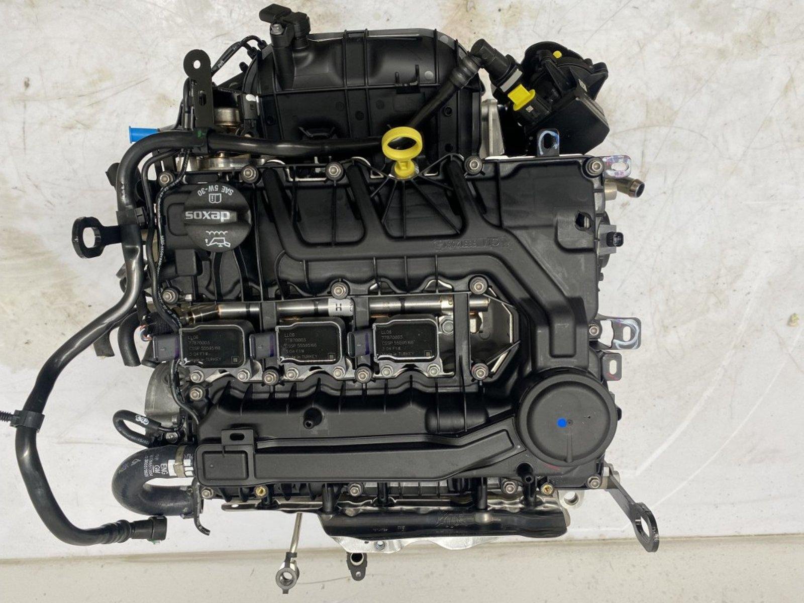 Opel Astra K 1.2 Turbo engine