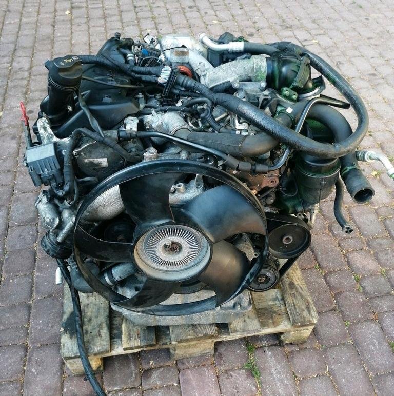 Genuine Mercedes-Benz OM642 3.0 CDI V6 Diesel Engine - Image 2
