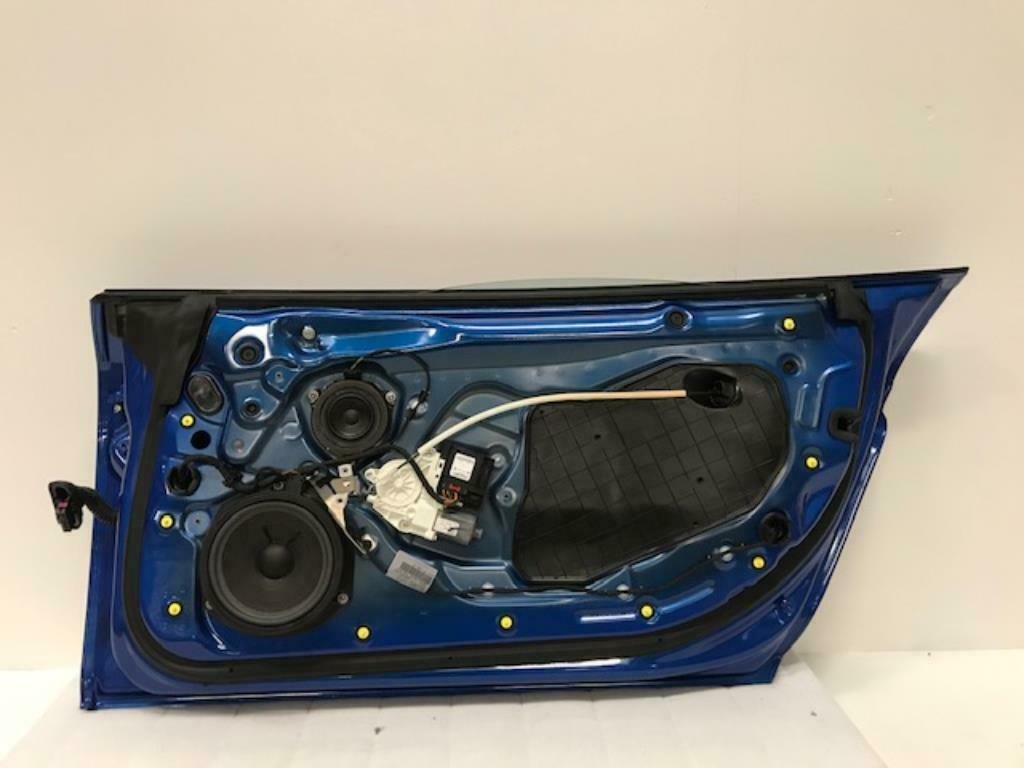 Audi R8 Coupe 420 Right Door Complete - Image 5