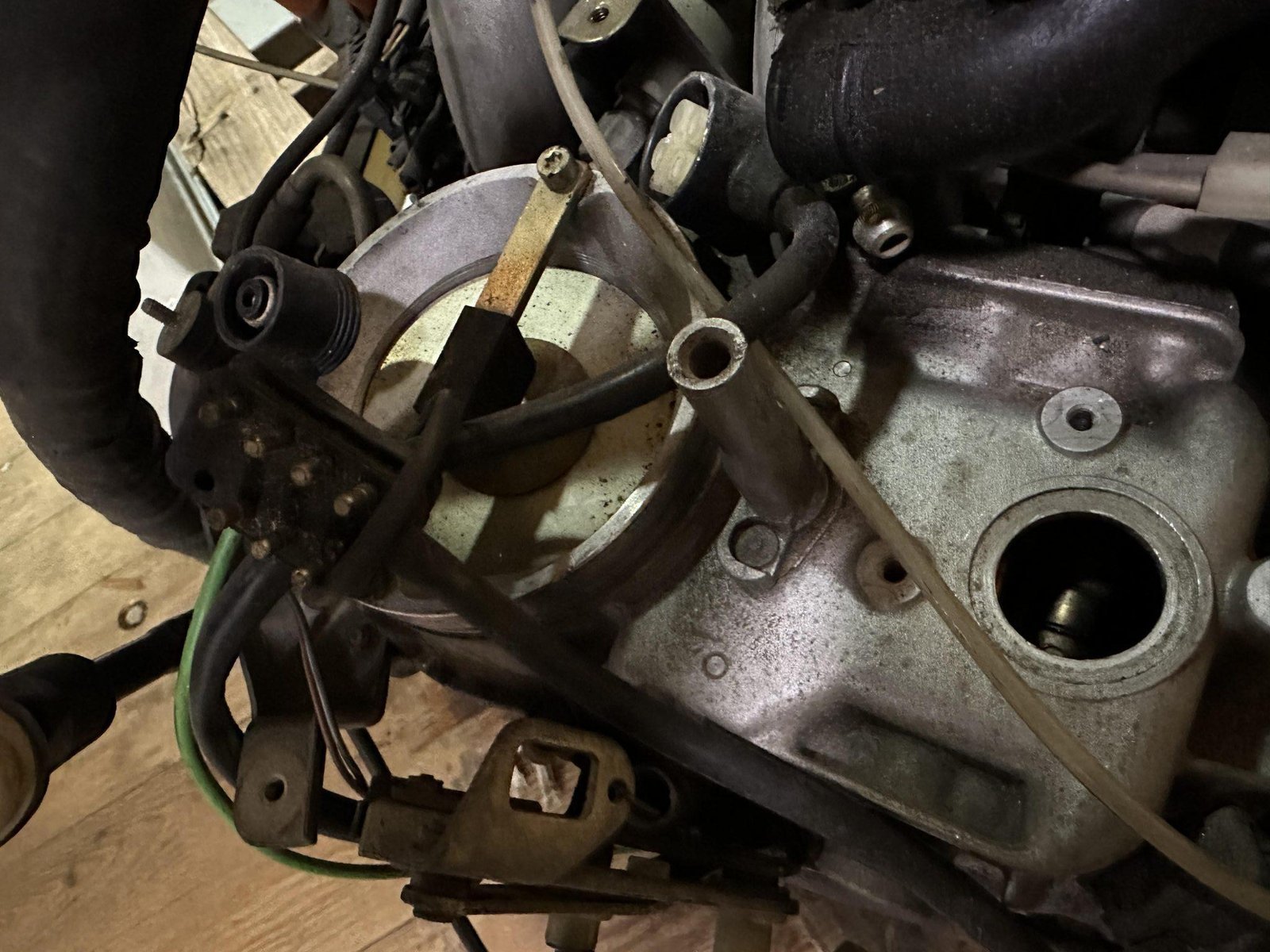 Mercedes-Benz 190E 2.3-16 Engine - Image 8