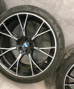 Alternative view of OEM BMW M5 F90 LCI wheel set