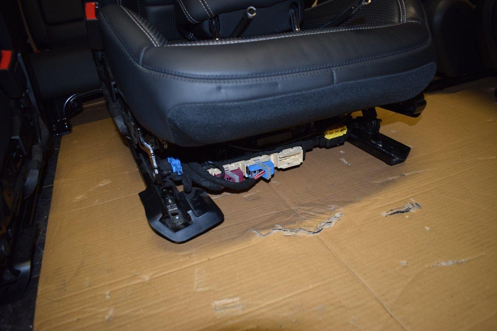 Mercedes GLE w166 AMG Leather Seats - Image 8