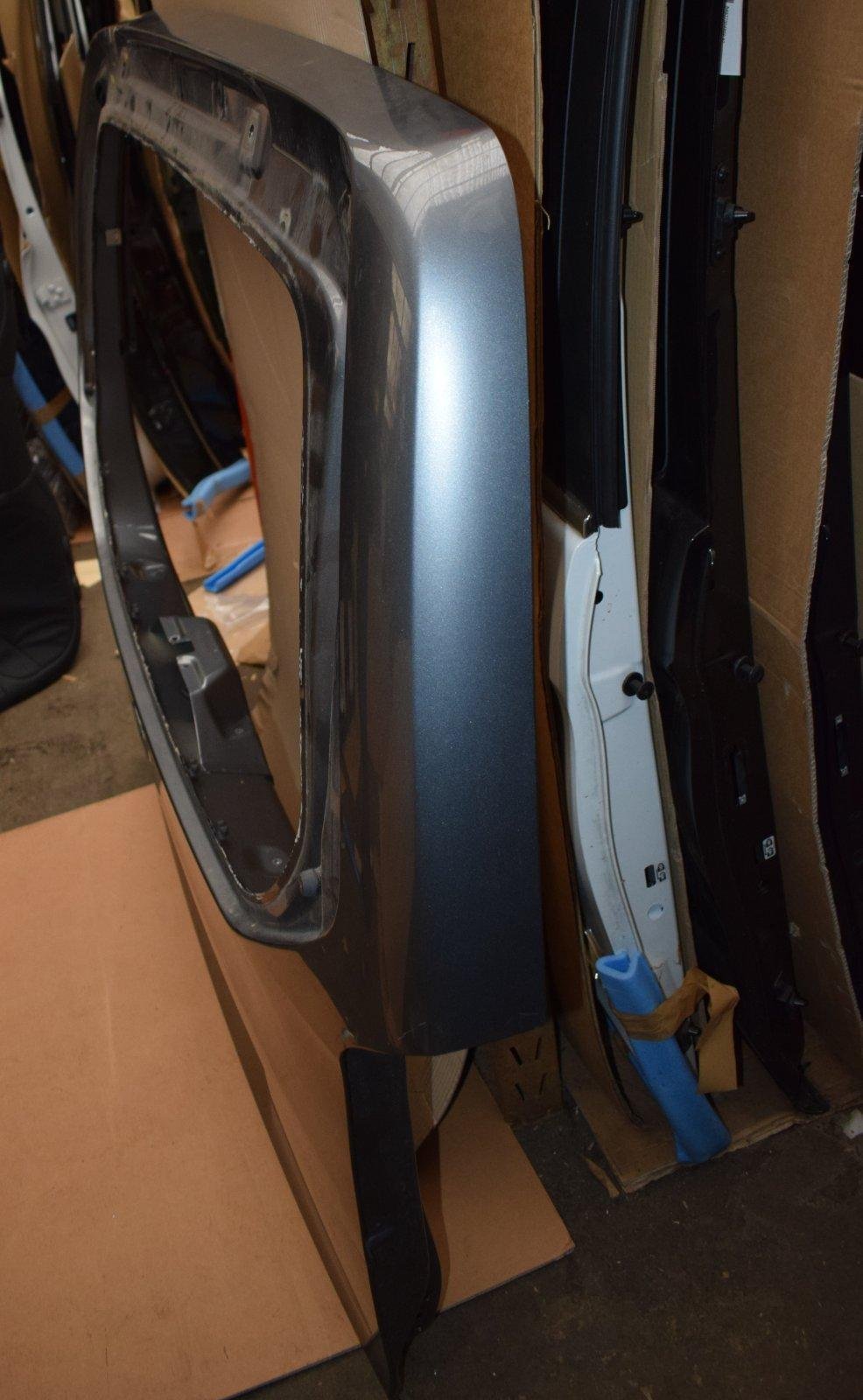 Mercedes W447 Tailgate Shell - Image 3