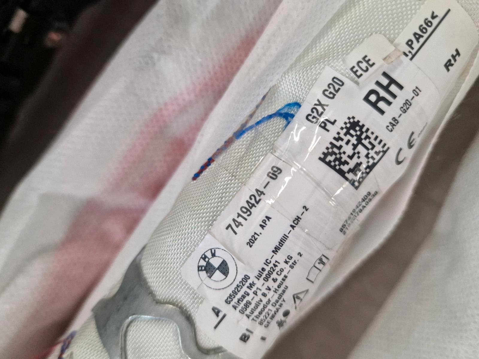 BMW Dashboard Assembly - Image 11