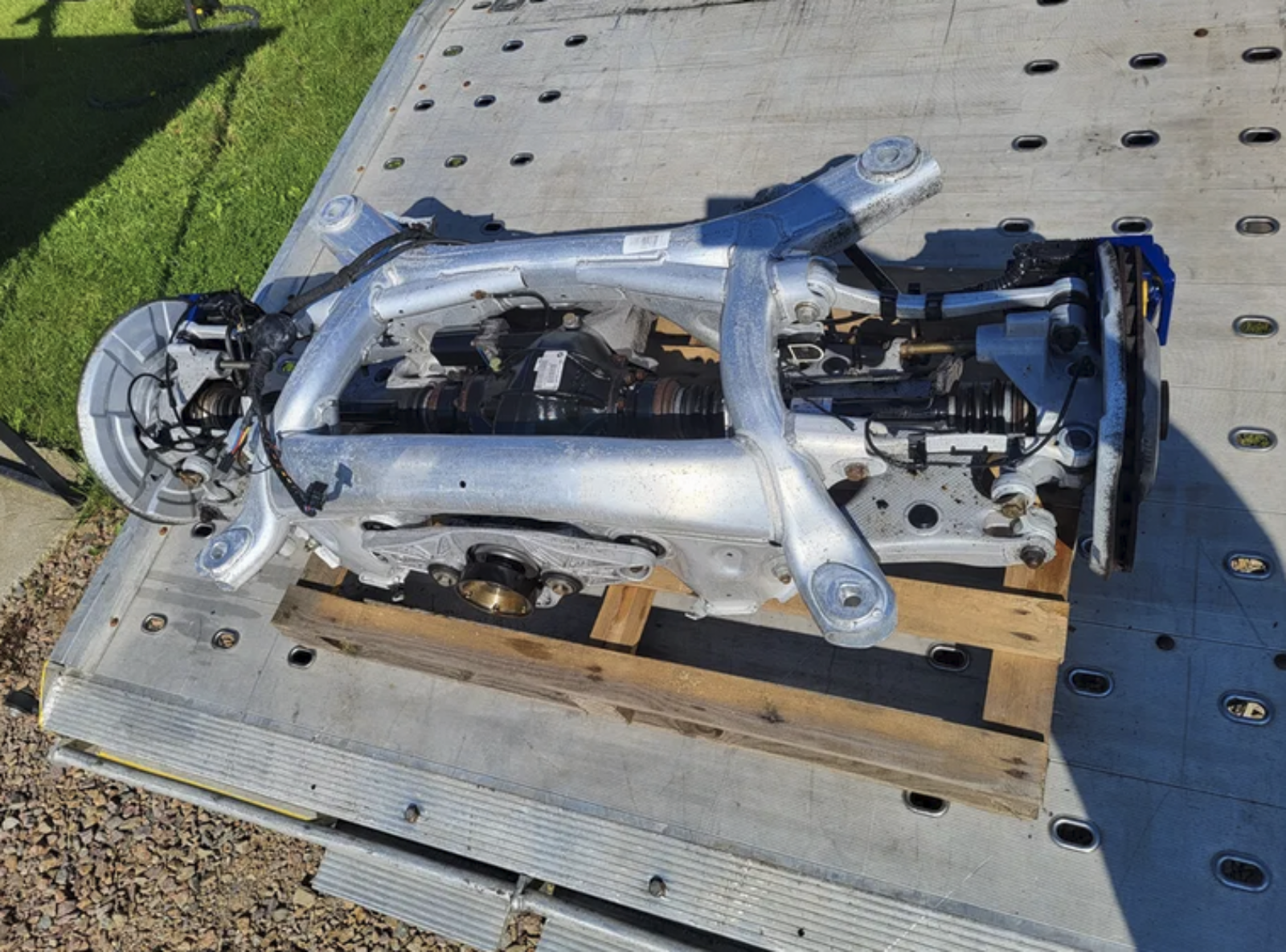 BMW M5 F10 Complete Rear Axle Suspension Assembly - Image 2