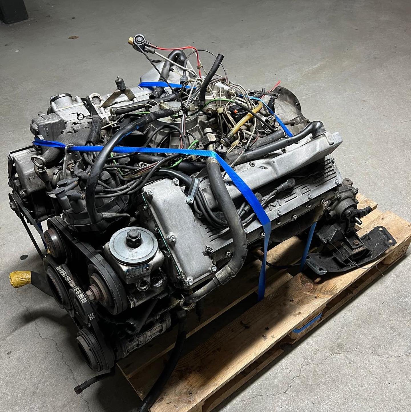 Original AMG M117 6.0 4V Engine - Image 6
