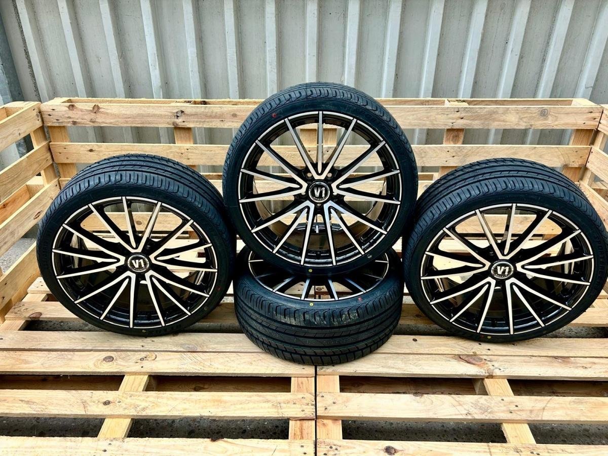 V1 Wheels V2 – 18″ All-Season Complete Wheel Set
