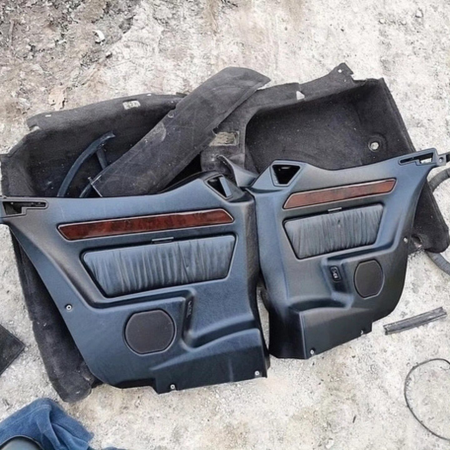 Mercedes-Benz C124 Interior - Image 4