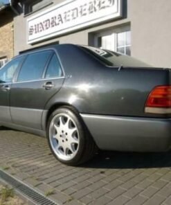 Alternative view of MAE 18-inch AMG AERO wheels