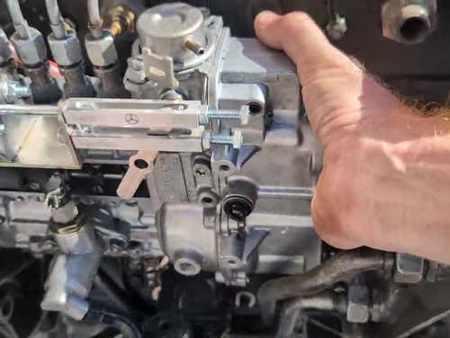 OM617 “M” Mechanical Injection Pump - Image 2