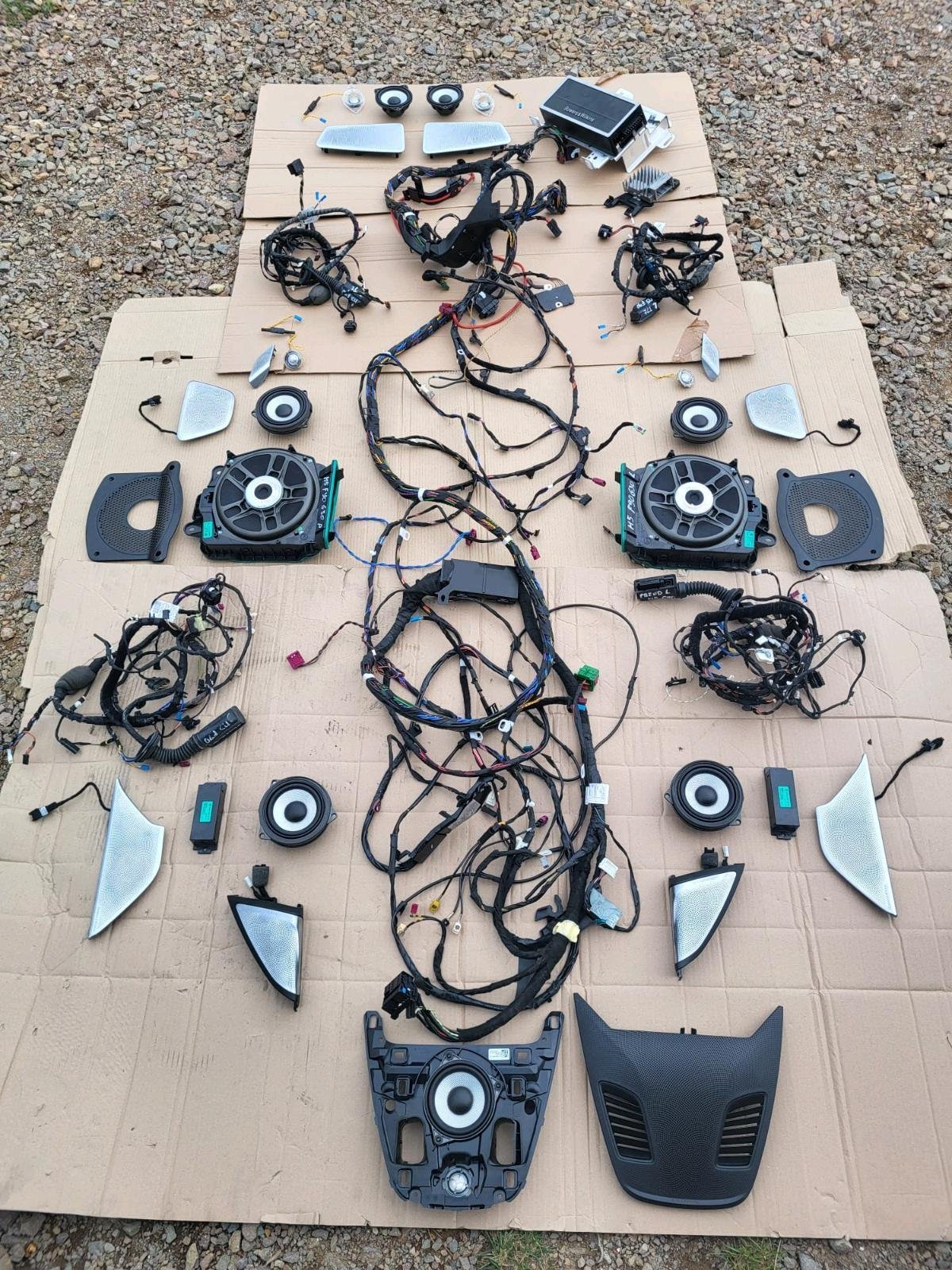 BMW Bowers & Wilkins (B&W) Diamond Surround sound system - Image 3