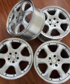 Alternative view of Staggered 18 R129 Silver Arrow Wheels