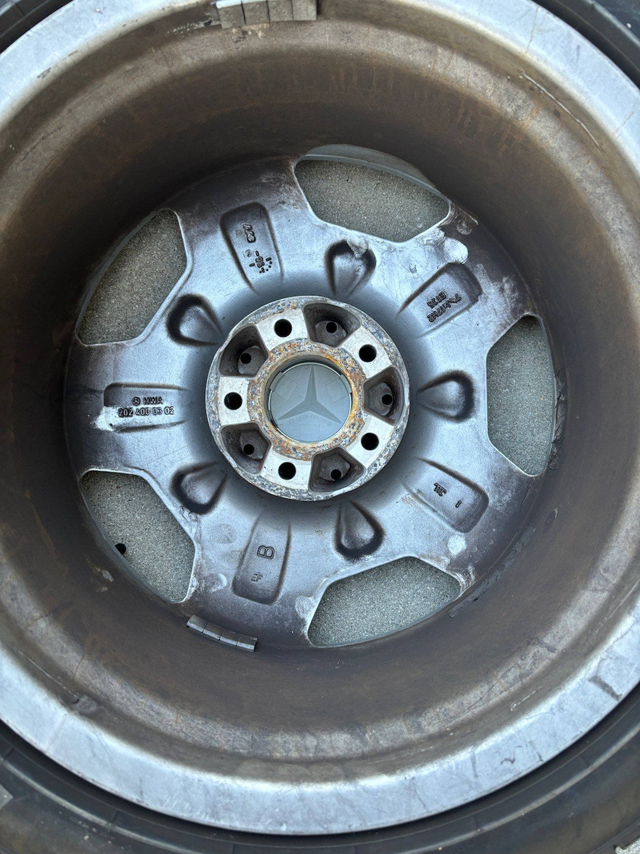 17″ AMG Aero II Monoblock Wheels with Pirelli Tires - Image 4